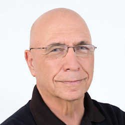 פרופ׳ צביקה אקשטיין
