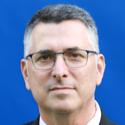 גדעון סער